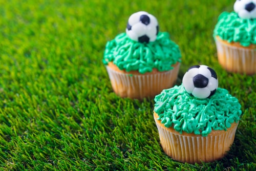 Cupcakes con decoración futbolera para fiestas